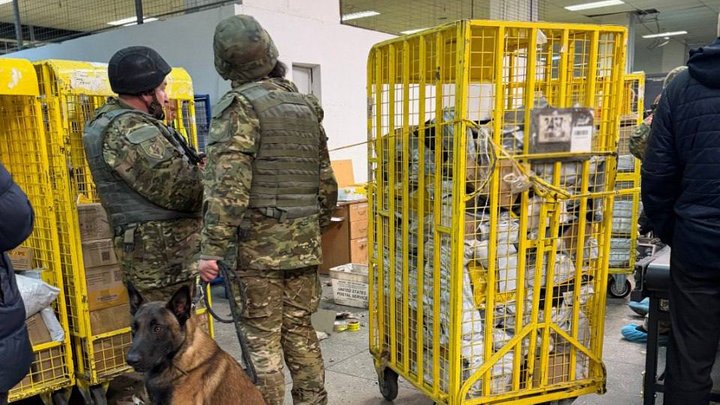 Правоохоронці повідомили, що затримали чоловіка, причетного до вибуху на "Укрпошті" у Києві