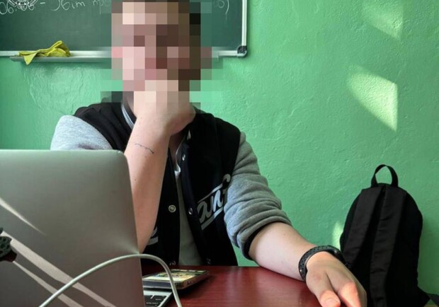У Київській області 22-річного вчителя звинувачують у зѓвалтуванні трьох 12-річних учнів -