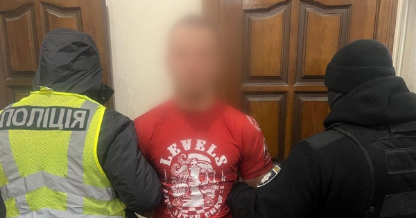 Сексуальне насильство над 11-річною дівчинкою у Києві: підозрюють відомого спортсмена
  
 Сексуальне насильство над 11-річною дівчинкою у Києві: підозрюють відомого спортсмена