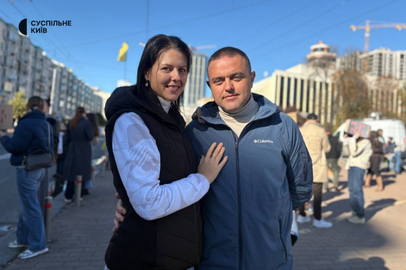 "Якщо їхнім голосом будуть мільйони, почує весь світ": щонедільна акція "Не мовчи, полон вбиває!" відбулася у Києві