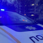 У київській лікарні ТЦК та поліція скрутили чоловіка — відео потрапило на камеру