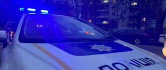У київській лікарні ТЦК та поліція скрутили чоловіка — відео потрапило на камеру