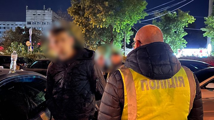 Обіцяв "вирішити питання" у ТЦК за 8,5 тис. дол. США: у Борисполі затримали підозрюваного