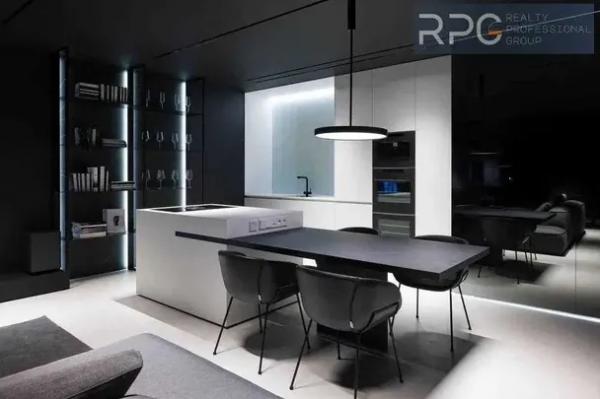 
 У Києві здають в оренду "квартиру з майбутнього" за рекордно високу ціну: що в ній особливого (фото)
 