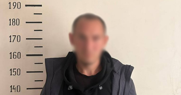 У Києві чоловік підпалив двері пенсіонерки, виконуючи "завдання": фото
У Києві чоловік підпалив двері пенсіонерки, виконуючи "завдання": фото