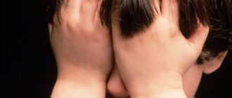 В Україні можуть посилити покарання за злочини проти неповнолітніх: статистика за рік