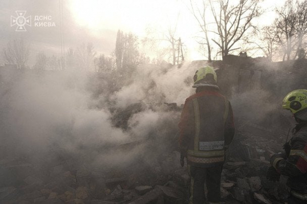 
 Після атаки РФ у Києві завершили рятувальні роботи: що відомо про постраждалих (фото)
 