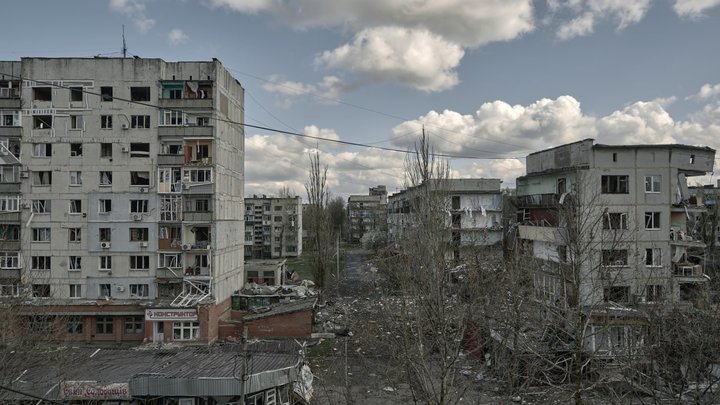 "Люди, завдяки яким з'являється світло": у Києві відкриється спільна виставка ДТЕК і фотографів Ліберових