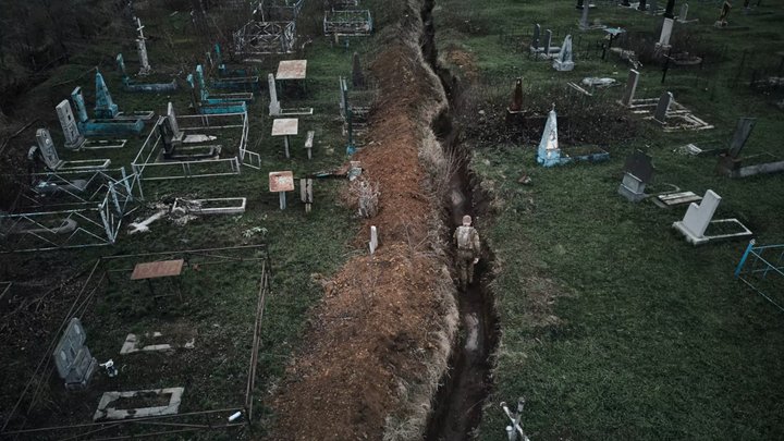 "Люди, завдяки яким з'являється світло": у Києві відкриється спільна виставка ДТЕК і фотографів Ліберових
