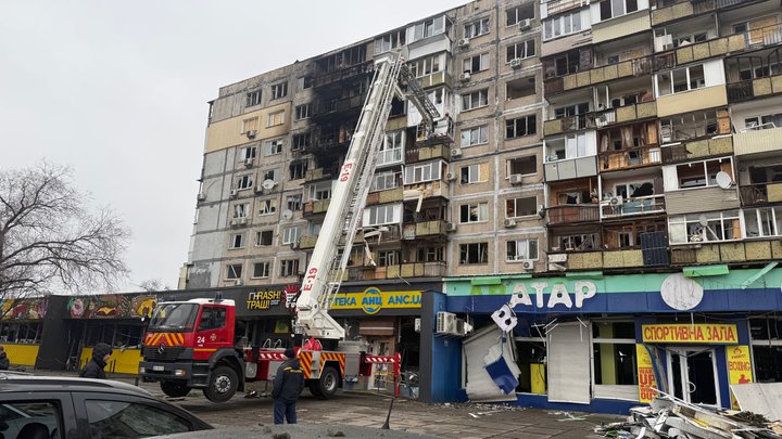 "Спустилася в укриття і за пів години пролунав вибух": як пережили атаку РФ мешканці Дарницького району Києва