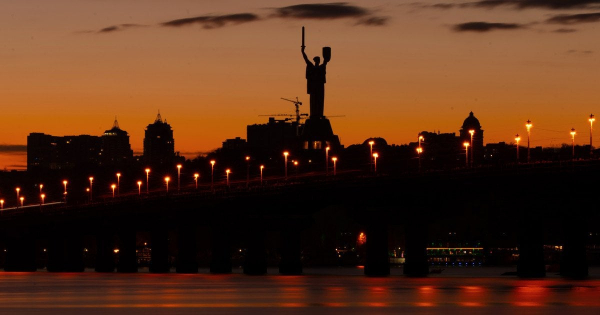 
 У Києві на чотирьох вулицях обмежили швидкість: що треба знати водіям
 