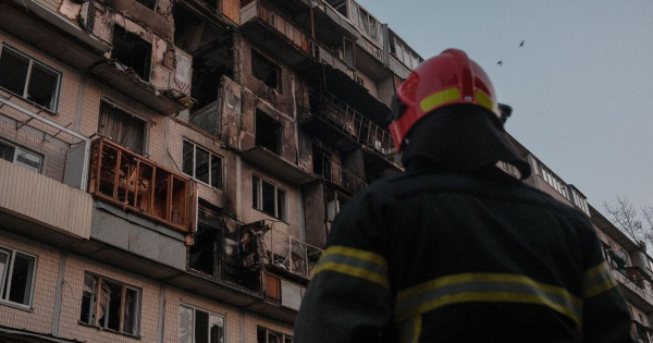 "Приліт" у багатоповерхівку в Києві: ДСНС завершили пошуки і назвали остаточну кількість загиблих
"Приліт" у багатоповерхівку в Києві: ДСНС завершили пошуки і назвали остаточну кількість загиблих