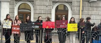 "Пекло — це жити, не знаючи, де твій воїн": родичі російських бранців зібралися на акцію підтримки у Києві