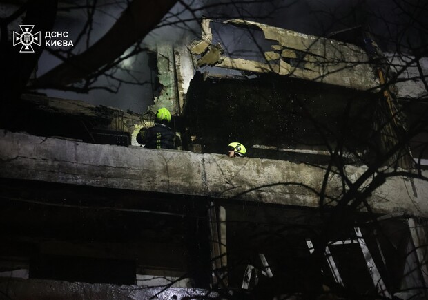 РФ завдала комбінованого удару по Києву: 6 загиблих, серед поранених - дитина - фото