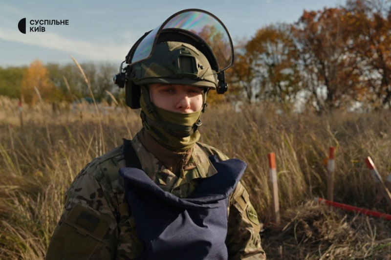 "На навчаннях зірвав розтяжку". Як ветерани опановують гуманітарне розмінування в Києві