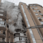 Вибух та пожежа у Києві: на Кудрявській палає квартира (відео)