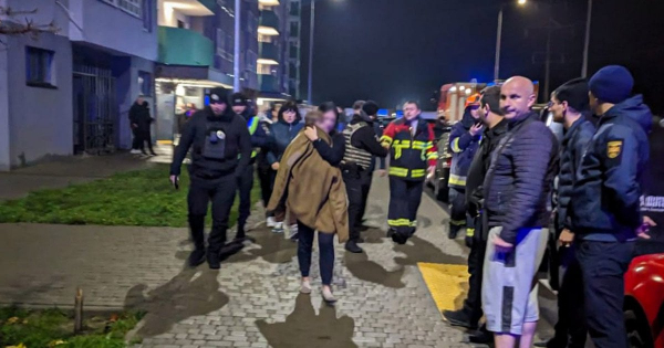 На Київщині у квартирі вибухнув зарядний пристрій: постраждала родина
На Київщині у квартирі вибухнув зарядний пристрій: постраждала родина