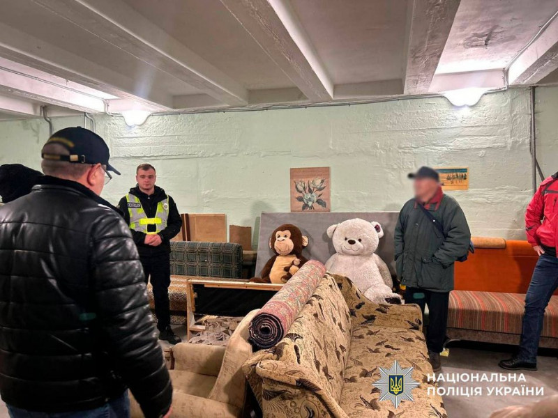 У Києві жінку з дитиною не впустили в укриття: що розповіли у поліції та учасники інциденту