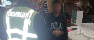 У Києві чоловік кинув страйкбольну гранату у торгівельному центрі