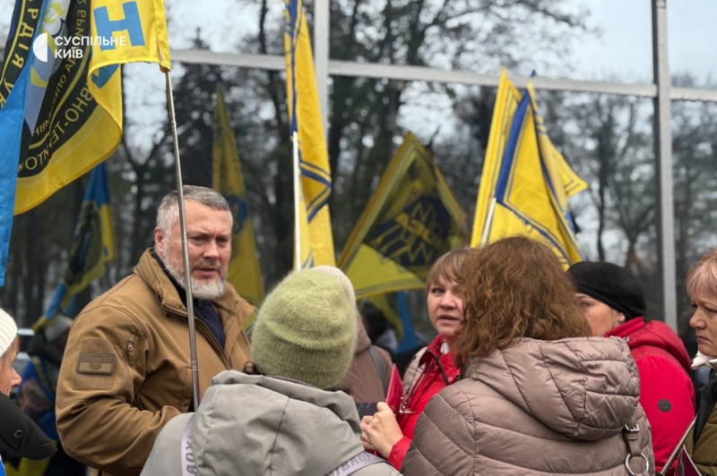 "Це наш біль і наш крик душі": під Верховною Радою відбулася акція родин полонених та безвісти зниклих військових