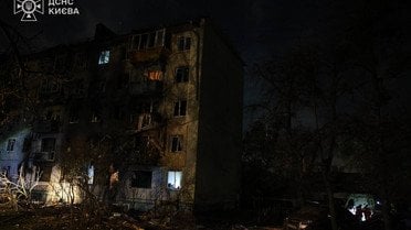 
 Масована атака на Київ: один загиблий, 24 постраждалих, руйнування та пожежі (фото)
 