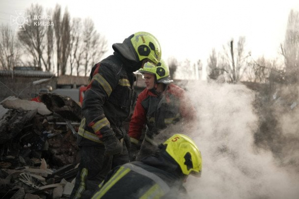
 Після атаки РФ у Києві завершили рятувальні роботи: що відомо про постраждалих (фото)
 