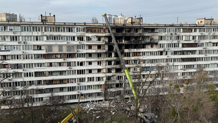 Послуга була відсутня через російські обстріли: у Києві відновили теплопостачання