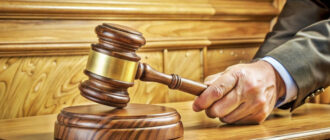 Вигаданий грабіж у Києві: 25-річна менеджерка компанії привласнила кошти клієнта (фото)