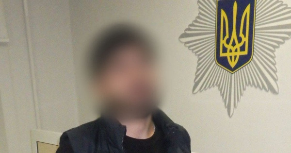 
 Іноземець влаштував різанину біля клубу у Києві: шокувальні деталі інциденту
 