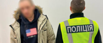 У Києві чоловік погрожував гранатою під час пограбування магазину: чим все завершилося