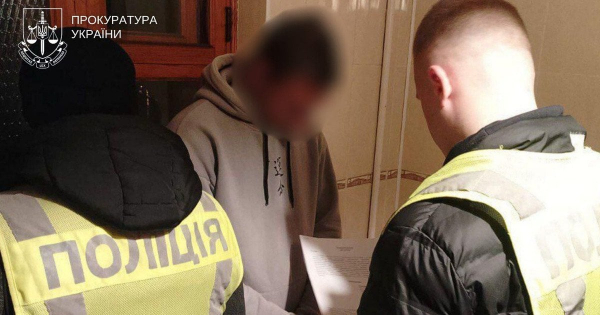 
 У Києві напали на військового, що перебував на реабілітації — подробиці
 