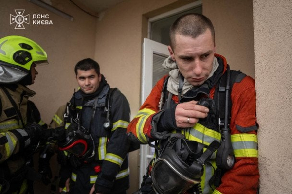 
 Вибух і масштабна пожежа в Києві: рятувальники назвали причину (фото)
 