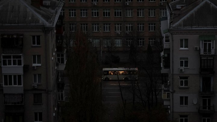 У Києві та області 10 листопада діятимуть графіки: коли вимикатимуть світло