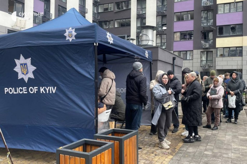 "Не встигли відчинити двері, як уже приліт": мешканці Солом'янського району про нічну атаку РФ