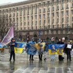 Акція на підтримку військовополонених в Києві: родичі зниклих проти фільму "Як козаки на Курщину ходили"