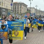"Наші ще не вдома": у Києві відбулася мирна хода на підтримку полонених та зниклих безвісти