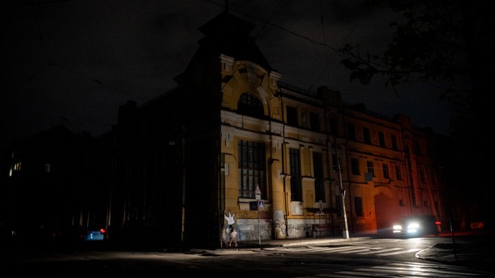 Діятимуть графіки. Як відключатимуть світло у Києві та області 9 листопада