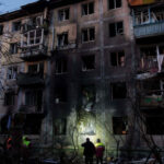 Мати з сином вистрибнули з вікна, рятуючись від російського обстрілу