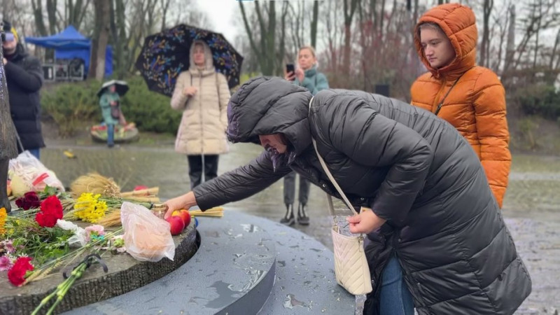 "Пам'ять — одна з великих частин суверенітету". У Києві пройшов вшанували жертв голодомору