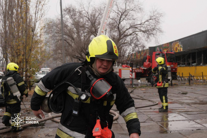 У столиці внаслідок російської атаки є постраждалі та загиблі фото 1