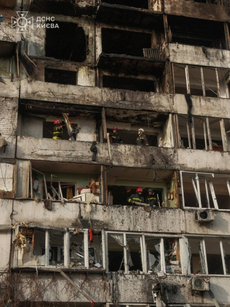 
 Після атаки РФ у Києві завершили рятувальні роботи: що відомо про постраждалих (фото)
 