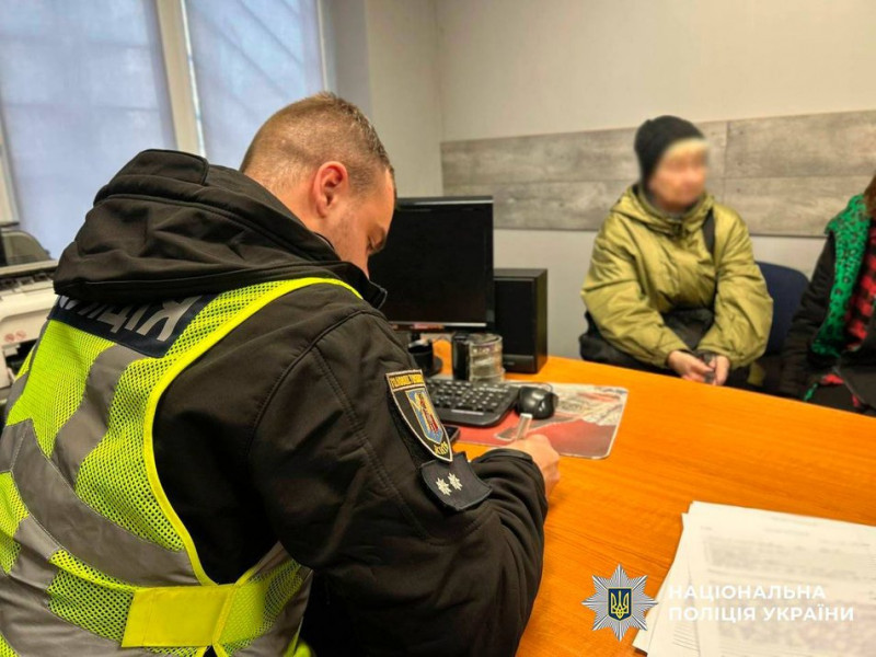 У Києві жінку з дитиною не впустили в укриття: що розповіли у поліції та учасники інциденту