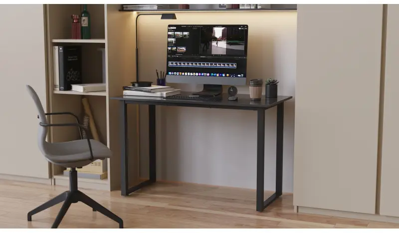 Стіл письмовий чи комп’ютерний з надбудовою - що вибрати для дому