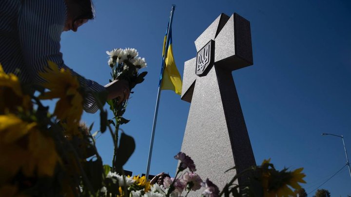 На Київщині до Дня ЗСУ відкрили Алею пам'яті Героїв на честь 13 загиблих бійців