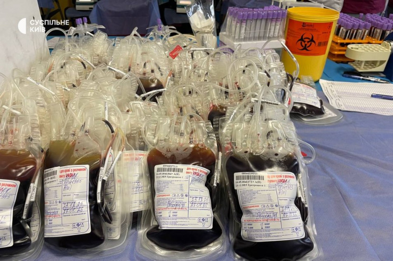 На Київщині зростає дефіцит крові на тлі спаду донорства: на Головпоштамті провели різдвяну донацію