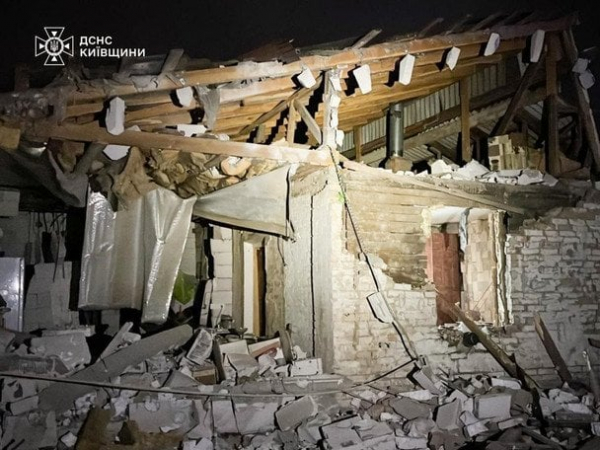 
 Росіяни всю ніч атакували Київщину: які наслідки
 