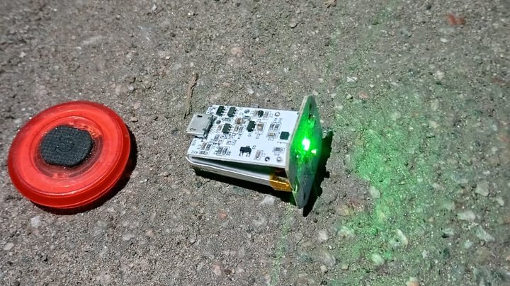 Біля Коордштабу в Києві знайшли предмет, схожий на радіомаячок