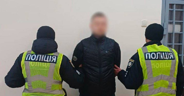 
 Затримано чоловіка, який вчинив стрілянину в центрі Києва на Бессарабці: нові подробиці
 