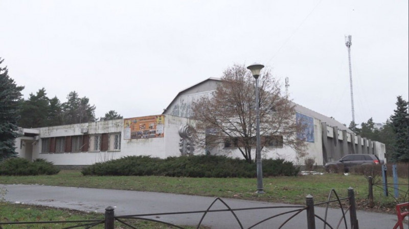 Київська ковзанка "Крижинка" — у нового власника. Чи закриють її для дітей і що кажуть тренери й КМДА