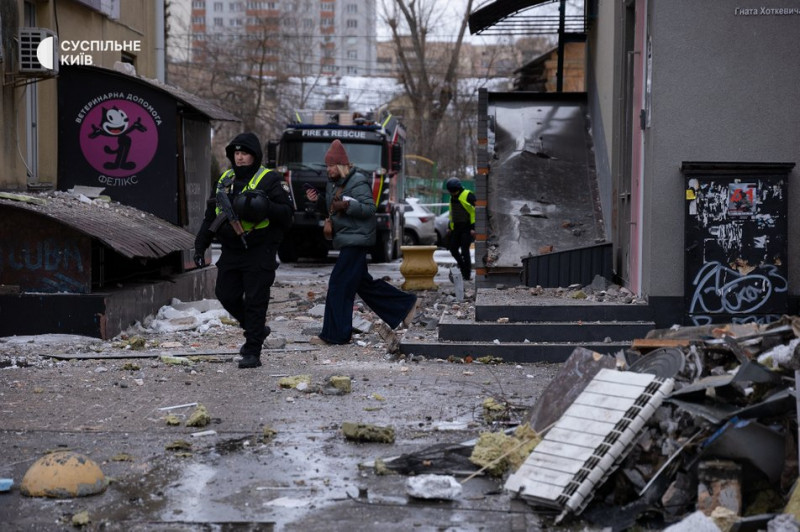 Росія завдала масованого удару по Києву: загинула людина, десятки поранені